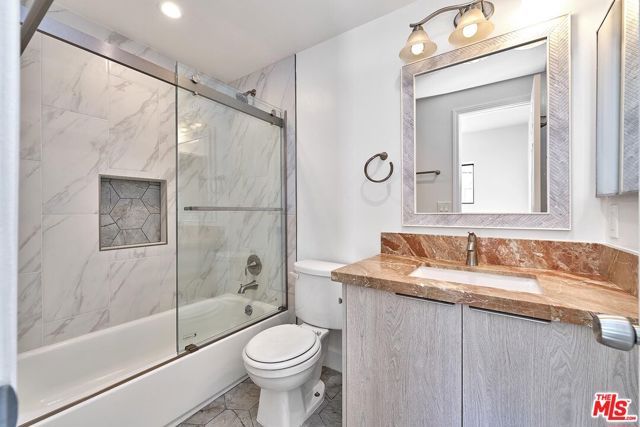 536 N Oxford Avenue, Los Angeles, CA 90004