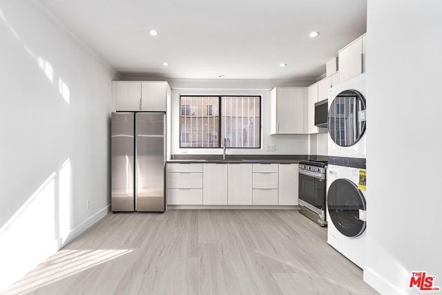 536 N Oxford Avenue, Los Angeles, CA 90004