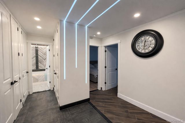 7252 Metropolitan Avenue 2C, Middle Village, NY 11379