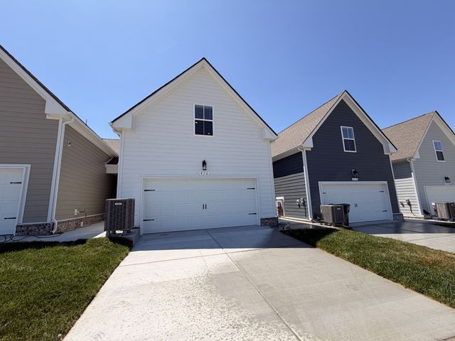 416 W Stonehaus Xing, Antioch, TN 37013