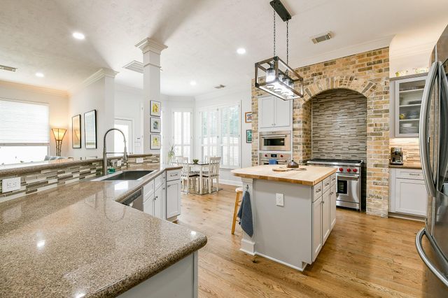 2442 Chimney Rock Road, Houston, TX 77056