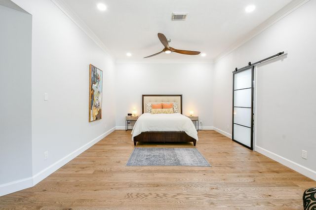 2442 Chimney Rock Road, Houston, TX 77056