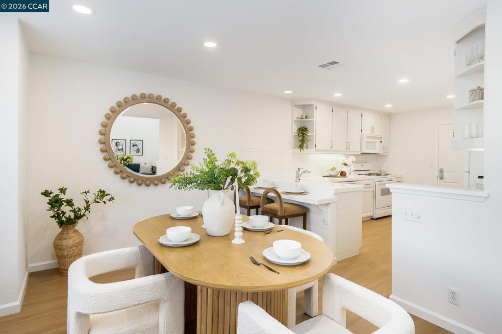 Image 7 of property listing at 7110 Briza Loop, San Ramon, CA 94582