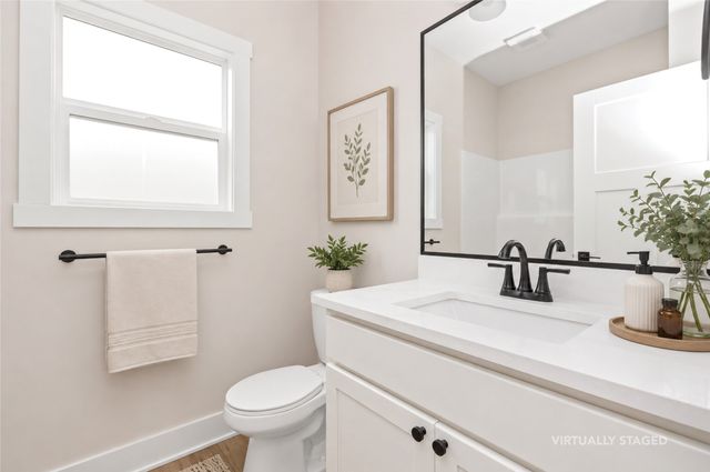 17526 Northview Drive, Urbandale, IA 50263