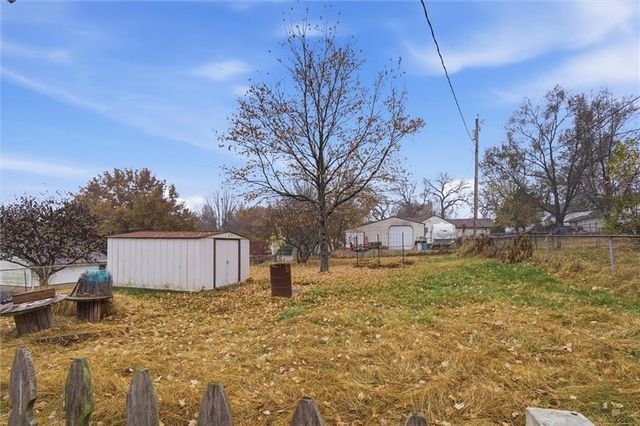 218 E Kay Street, Lansing, KS 66043