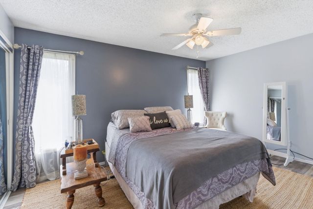 719 N Briarwood Rd, Derby, KS 67037