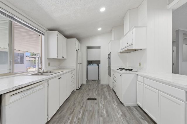 353 Millpond Drive 353, San Jose, CA 95125