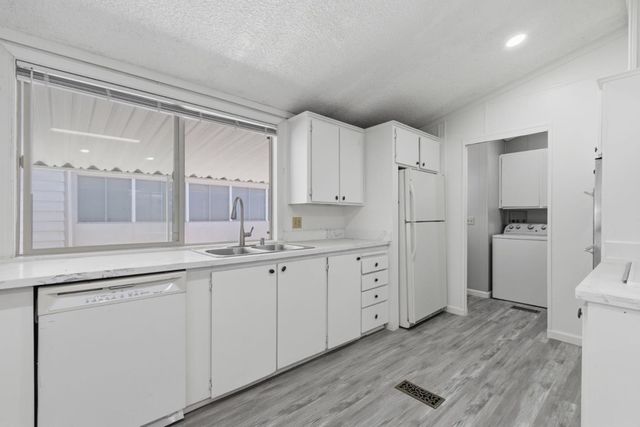 353 Millpond Drive 353, San Jose, CA 95125