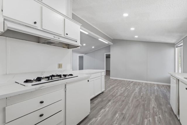 353 Millpond Drive 353, San Jose, CA 95125