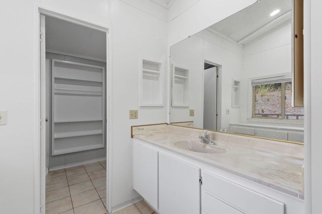 353 Millpond Drive 353, San Jose, CA 95125