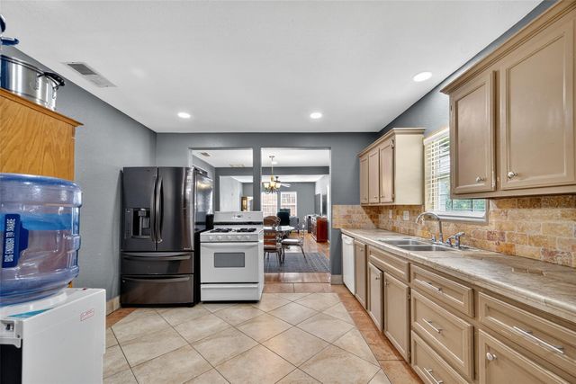7103 Hemlock Street, Houston, TX 77087