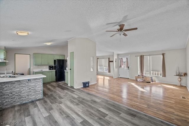 4460 Savoy Boulevard, Pahrump, NV 89061