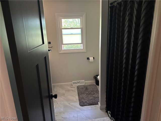 1121 Doralee Drive, Mogadore, OH 44260