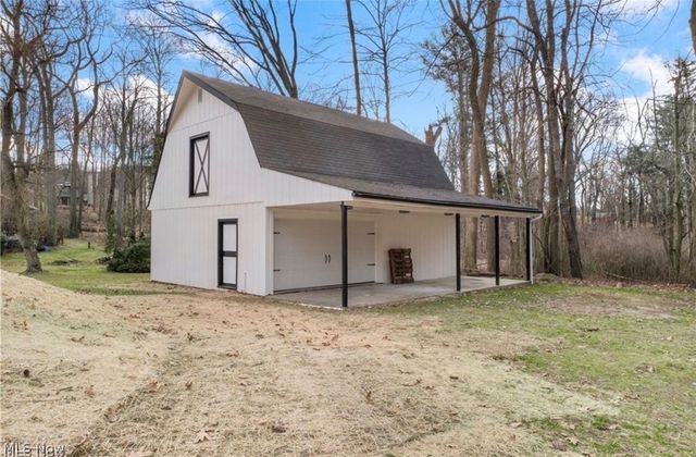 1121 Doralee Drive, Mogadore, OH 44260