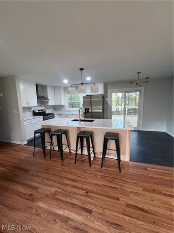 1121 Doralee Drive, Mogadore, OH 44260