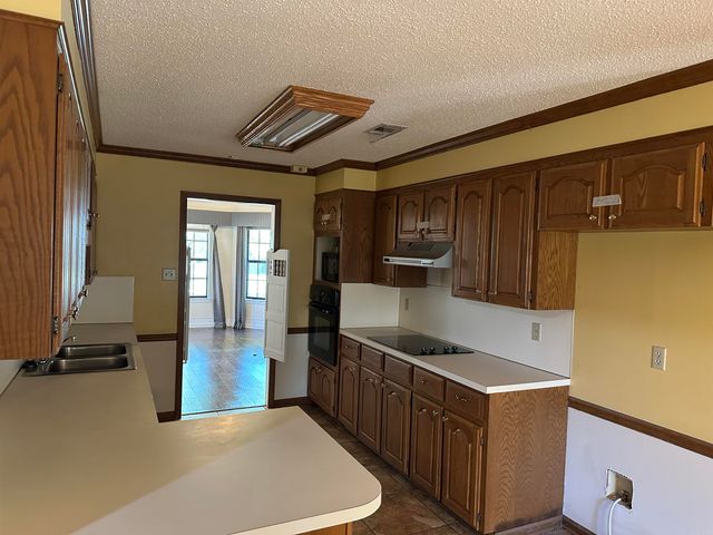 915 Heather Circle, Conway, AR 72034