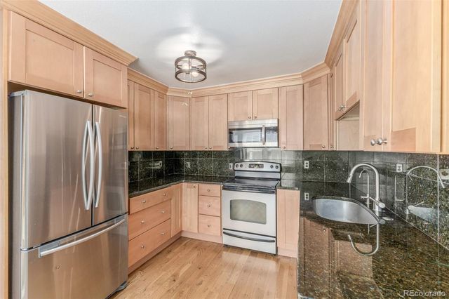 6992 S Knolls Way, Centennial, CO 80122