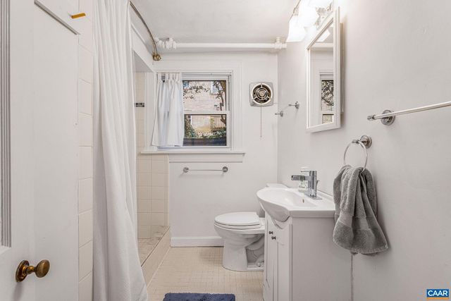 810 TUNLAW PL, Charlottesville, VA 22903
