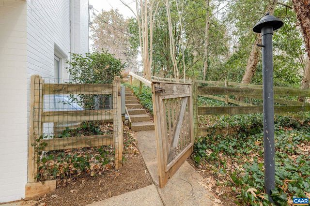 810 TUNLAW PL, Charlottesville, VA 22903