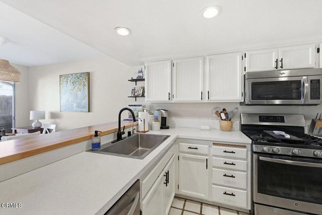 9813 Sweetwater Lane, Ventura, CA 93004