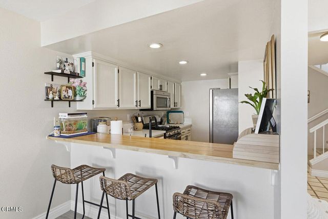 9813 Sweetwater Lane, Ventura, CA 93004