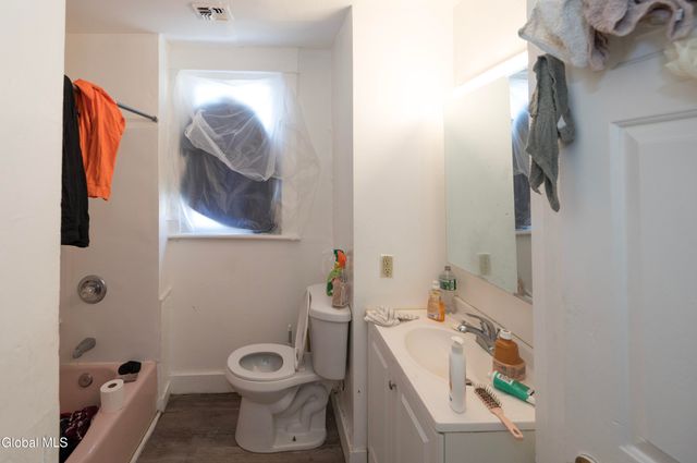 184 N Lake Avenue, Albany, NY 12206