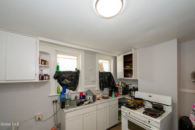 184 N Lake Avenue, Albany, NY 12206