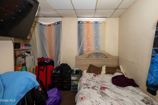 184 N Lake Avenue, Albany, NY 12206