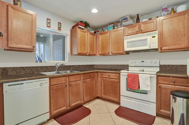 5961 London Lane, Tamarac, FL 33321