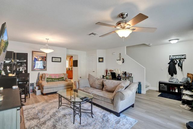 5961 London Lane, Tamarac, FL 33321