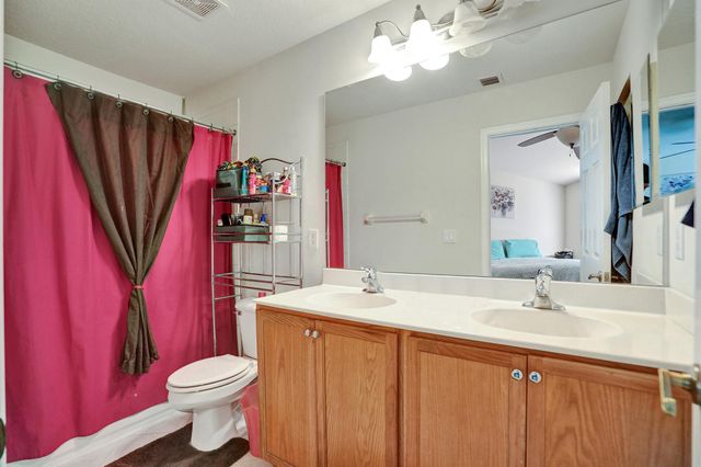 5961 London Lane, Tamarac, FL 33321