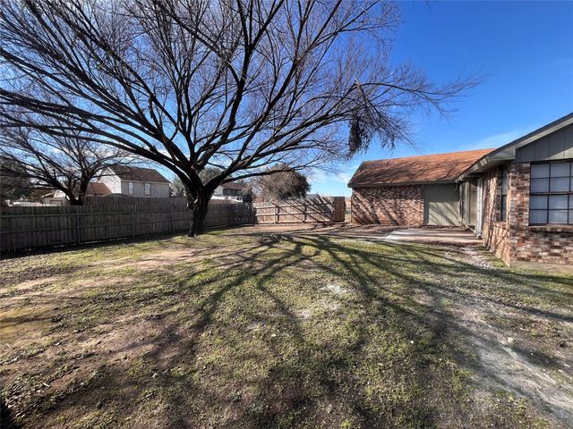 432 E Belt Line Road, Cedar Hill, TX 75104