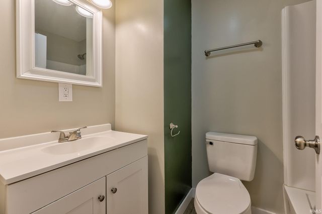 3211 Mount Vernon Avenue, Evansville, IN 47712