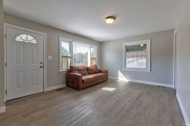 3211 Mount Vernon Avenue, Evansville, IN 47712