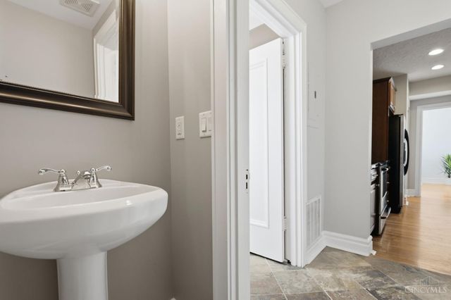 2324 Park Avenue, Cincinnati, OH 45206