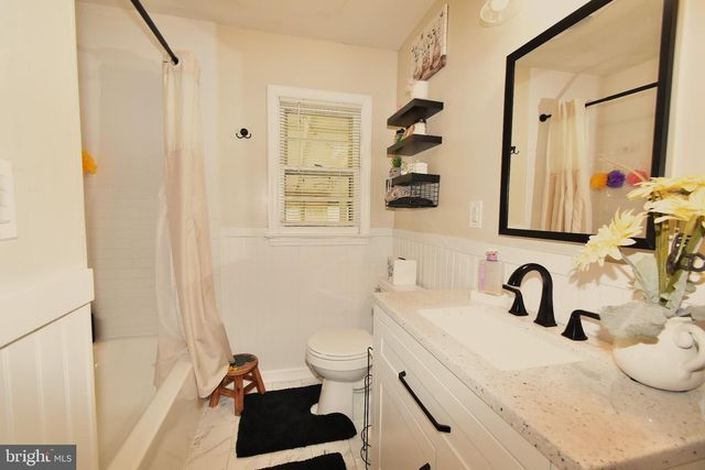 2465 SYLVAN AVE, Hamilton, NJ 08610