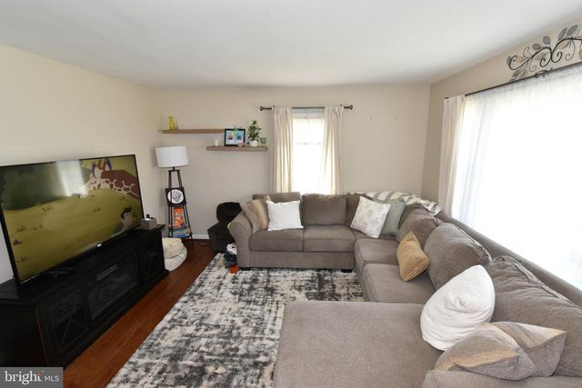 2465 SYLVAN AVE, Hamilton, NJ 08610