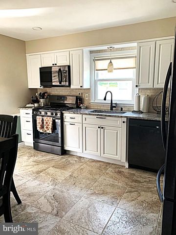 2465 SYLVAN AVE, Hamilton, NJ 08610