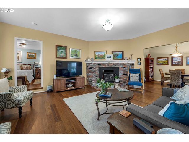 911 1st Ave, Seaside, OR 97138