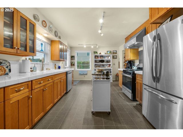 911 1st Ave, Seaside, OR 97138