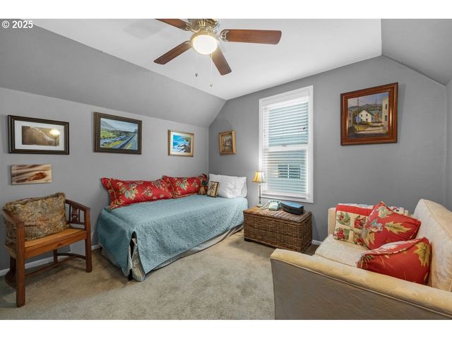 911 1st Ave, Seaside, OR 97138