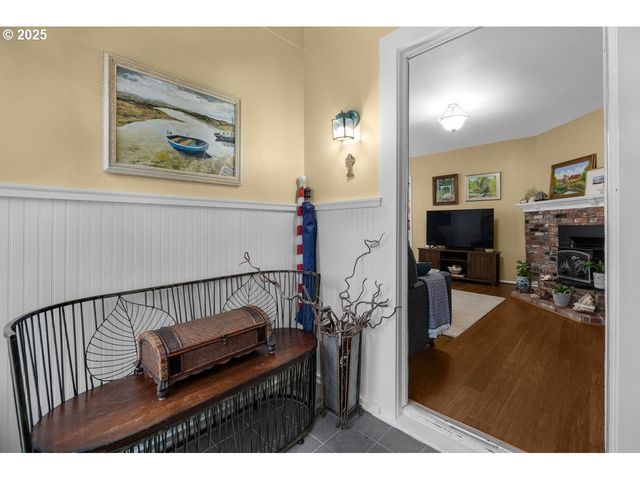 911 1st Ave, Seaside, OR 97138