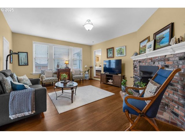 911 1st Ave, Seaside, OR 97138