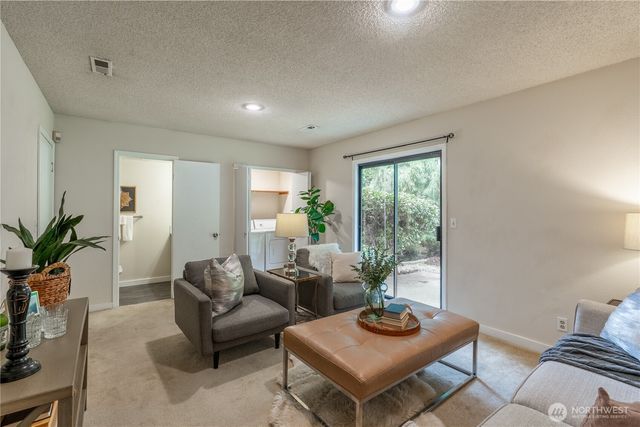 4515 SW 327th Street, Federal Way, WA 98023