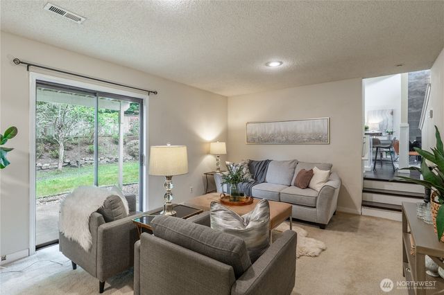 4515 SW 327th Street, Federal Way, WA 98023