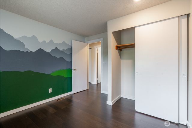 4515 SW 327th Street, Federal Way, WA 98023