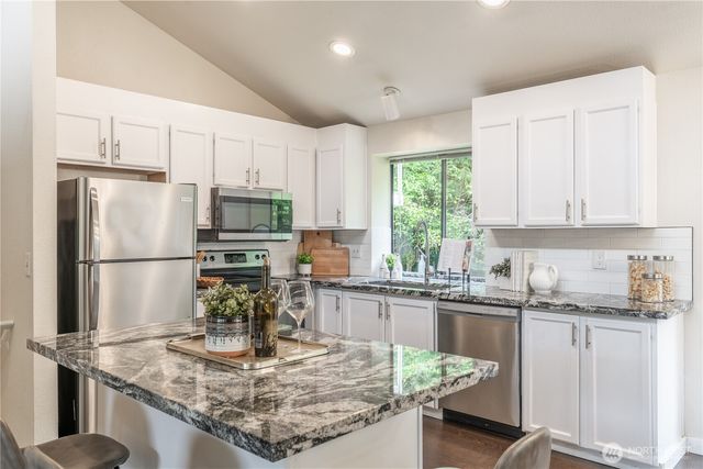 4515 SW 327th Street, Federal Way, WA 98023