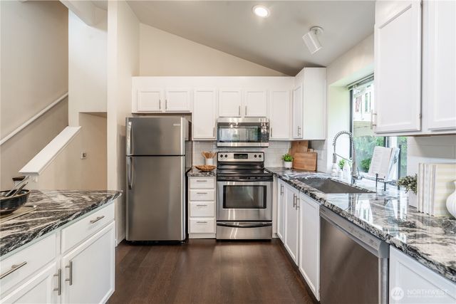 4515 SW 327th Street, Federal Way, WA 98023
