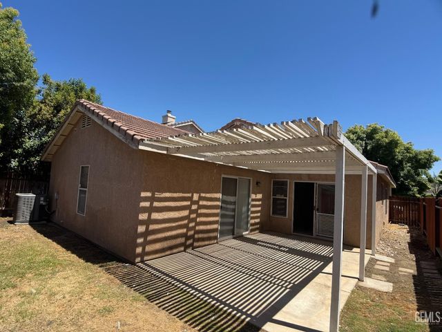 3519 Amur Maple Drive, Bakersfield, CA 93311