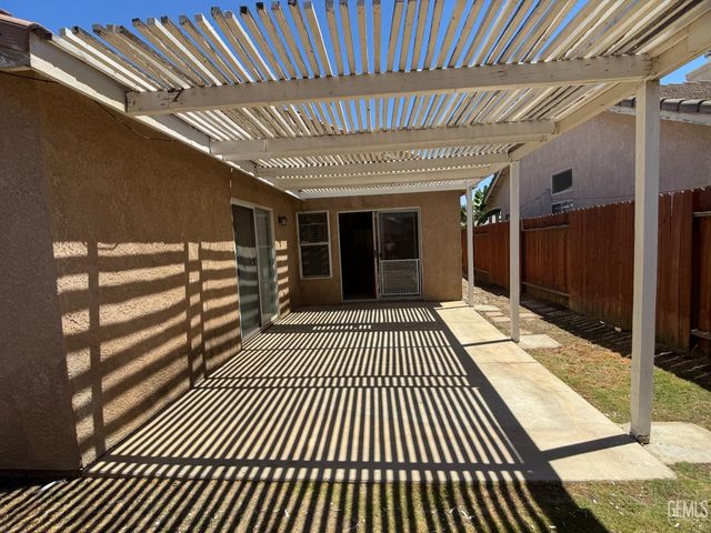 3519 Amur Maple Drive, Bakersfield, CA 93311